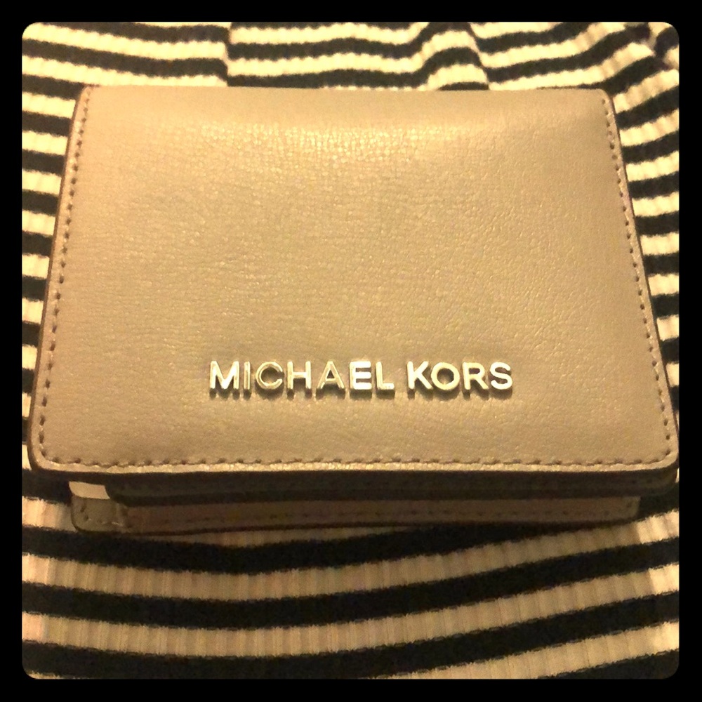 Light gray Michael Kors wallet